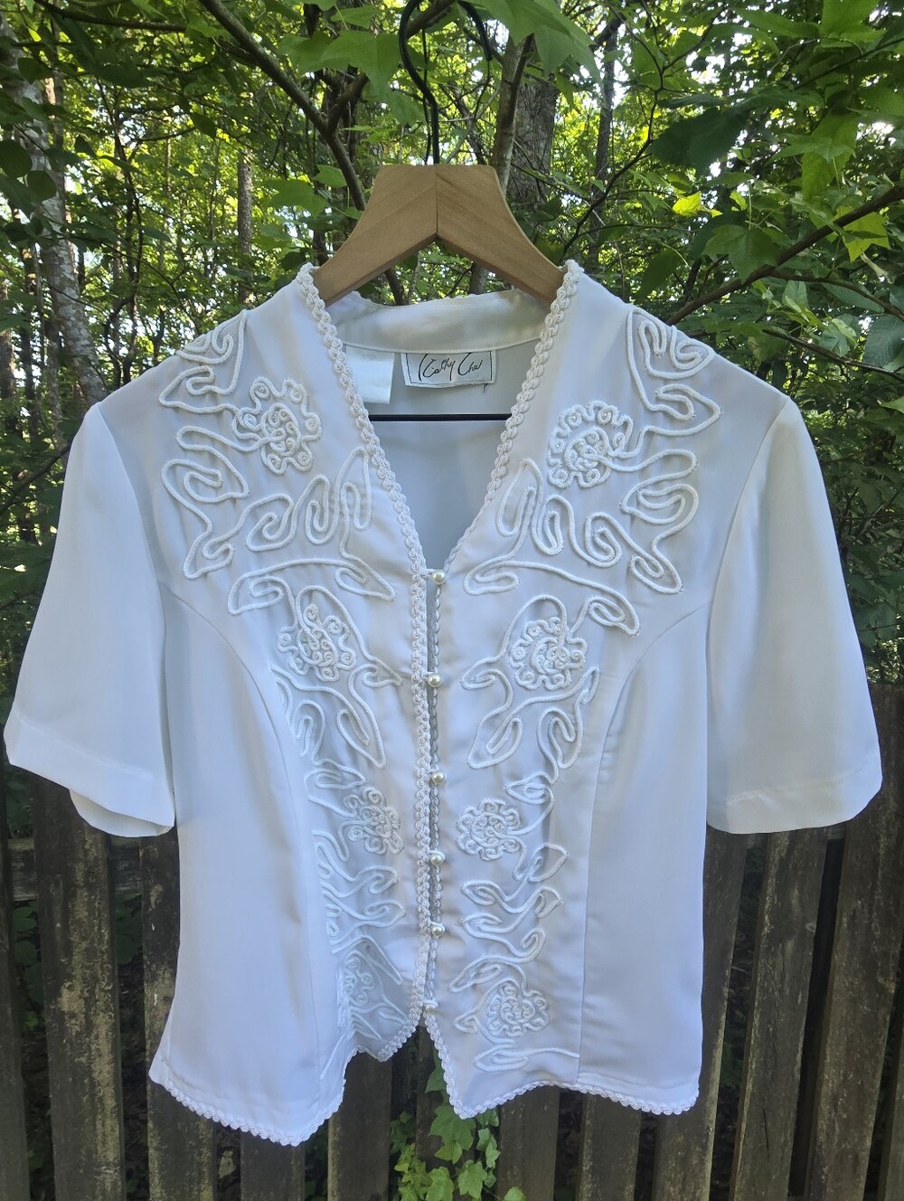 Kathy Che Vintage Embroidered White Short Sleeve Blouse With Pearl Buttons- 10P